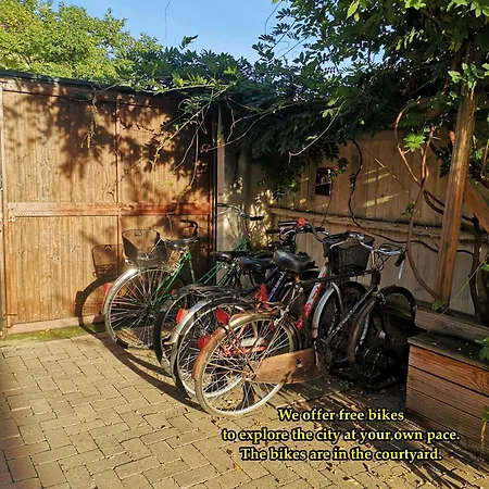 Apartment Bike House - 250-year-old Restored House In A Quiet Area *