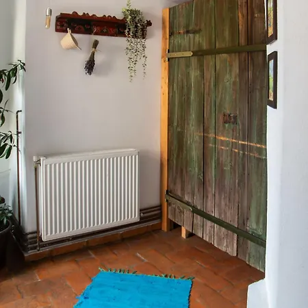 Apartment Bike House - 250-year-old Restored House In A Quiet Area