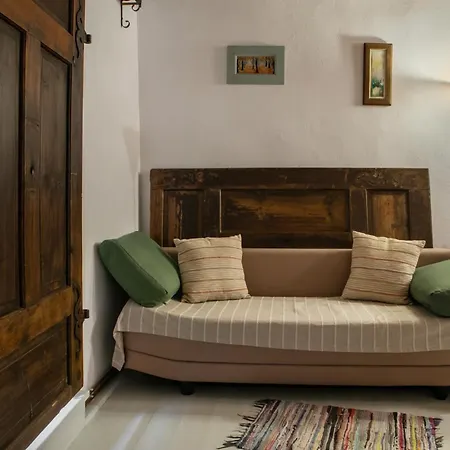 Bike House - 250-year-old Restored House In A Quiet Area *