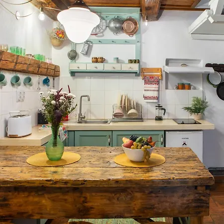 Bike House - 250-year-old Restored House In A Quiet Area *