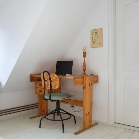 Apartment Bike House - 250-year-old Restored House In A Quiet Area