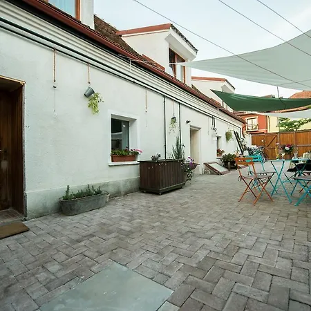Bike House - 250-year-old Restored House In A Quiet Area Brasov