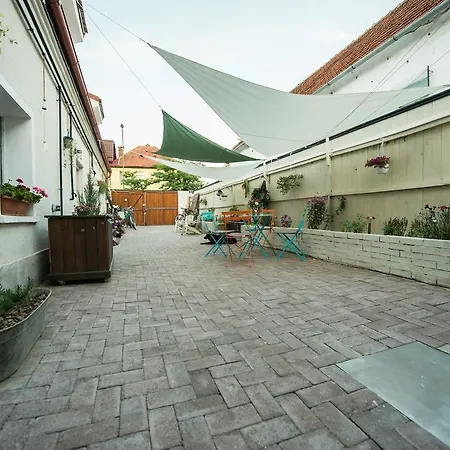 Bike House - 250-year-old Restored House In A Quiet Area *