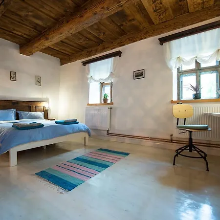Apartmán Bike House - 250-year-old Restored House In A Quiet Area