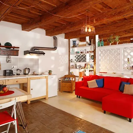 Apartment Bike House - 250-year-old Restored House In A Quiet Area *