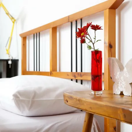 Bike House - 250-year-old Restored House In A Quiet Area Apartment Brasov