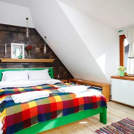 Bike House - 250-year-old Restored House In A Quiet Area Apartment Brasov